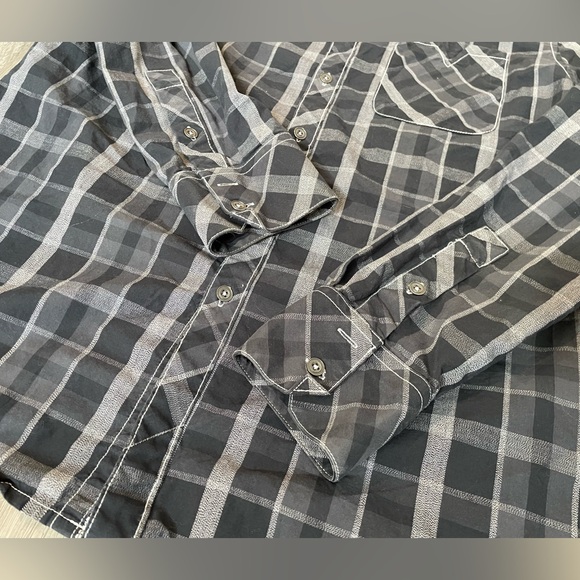 J.B. Holt Athletic Fit Stretch Shirt Size Medium - Picture 2 of 6